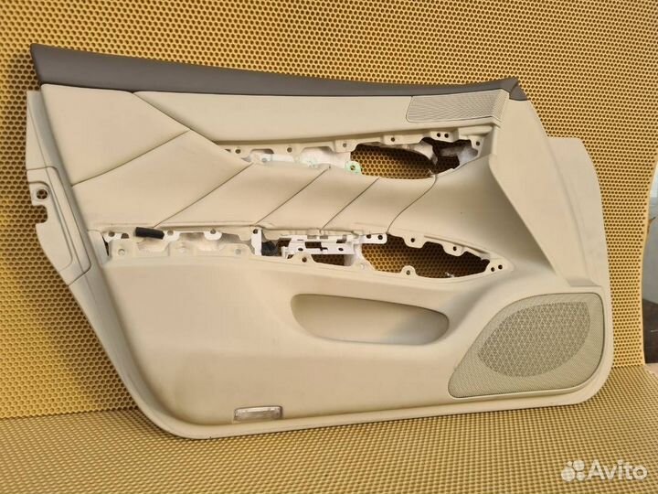 Обшивка двери передняя левая Infiniti M25 M37 Q70