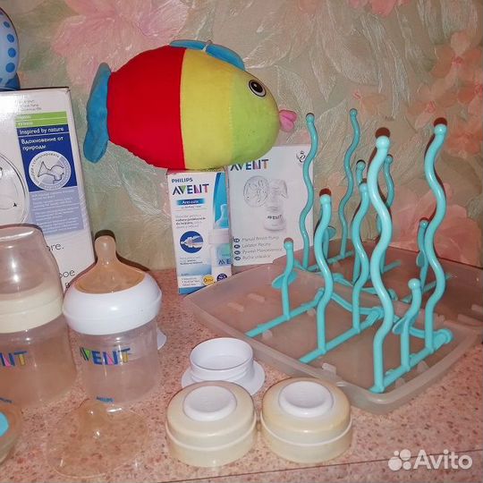 Молокоотсос Авент, бутылки, сушка, поильники