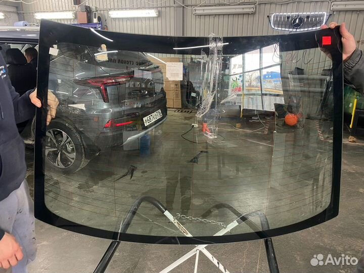 Лобовое стекло Chevrolet Orlando с окном под дд