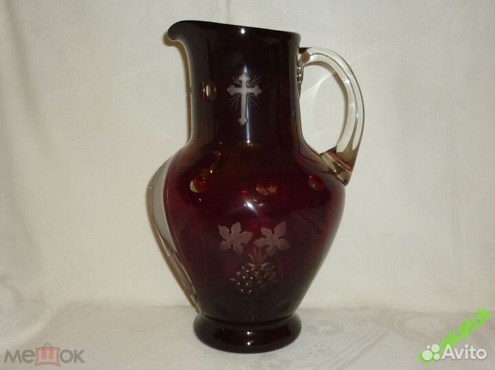 Кувшин вседержитель. рубиновое стекло. травление