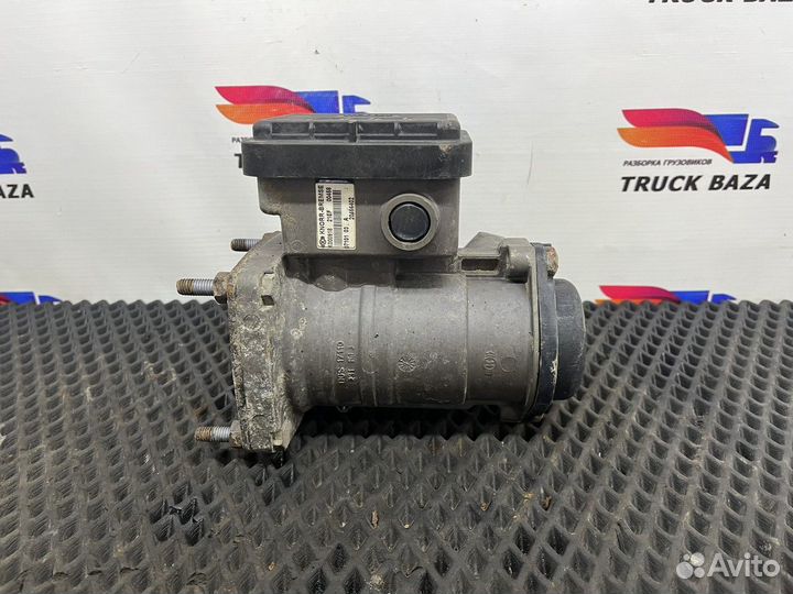 Кран управления тормозами прицепа