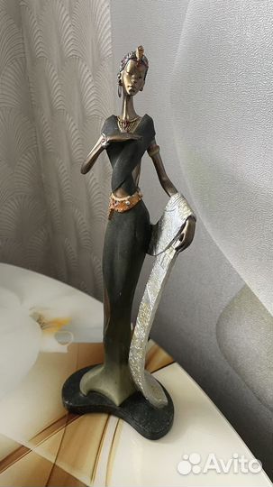 Статуэтка африканка