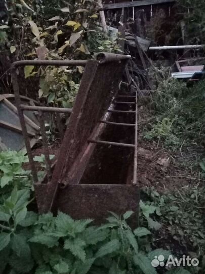 Кормушка для свиней