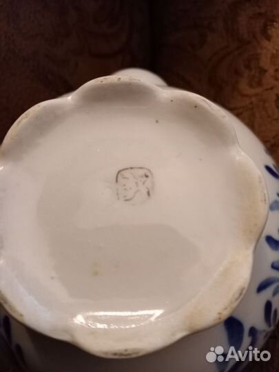 Заварочный чайник и вазочка