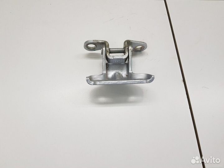 Петля двери задняя правая верхняя (Geely Coolray)