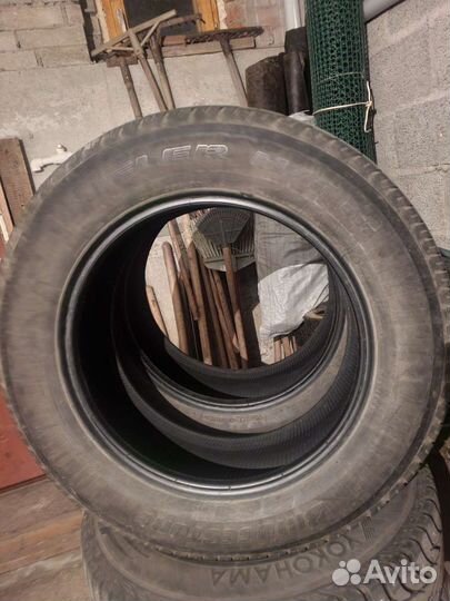 Bridgestone Dueler H/T 687 225/65 R17