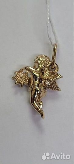 Золотая подвеска с камнем