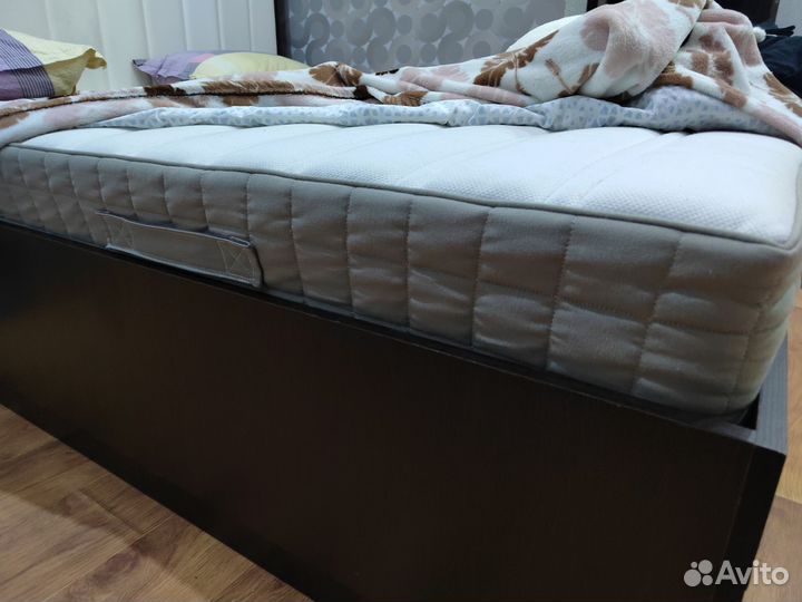 Продаю кровать