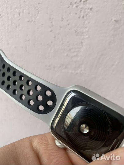 Apple watch se 40 mm nike (94% аккумулятор)