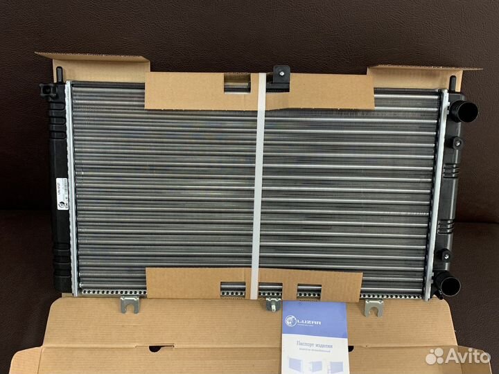 Продам радиатор приора