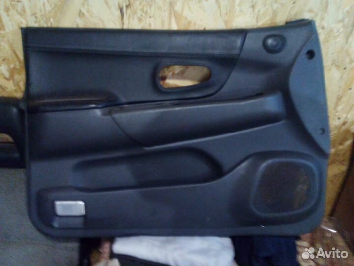 Карта водительской двери Mitsubishi Pajero Sport 1