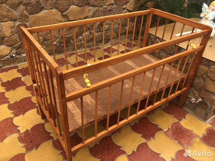 Детская кроватка