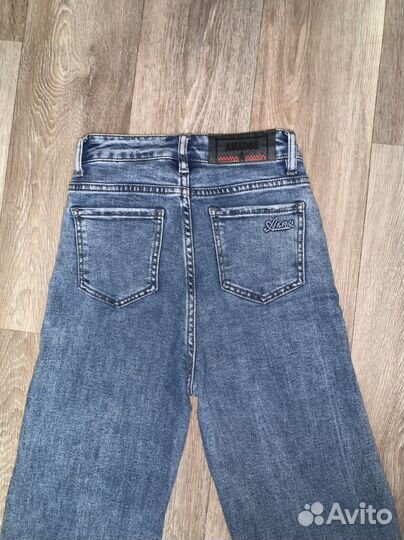 Джинсы женские широкие 42