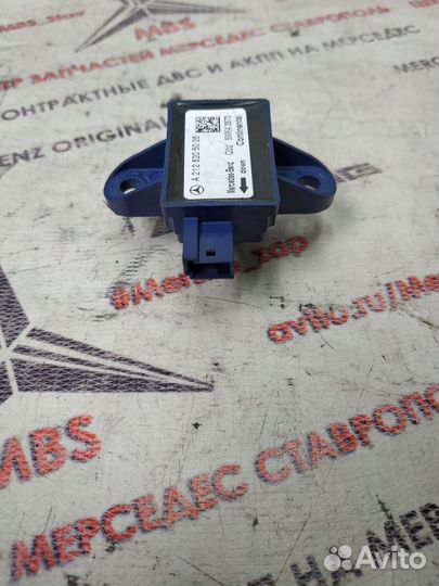 Датчик удара передний w212 Mercedes
