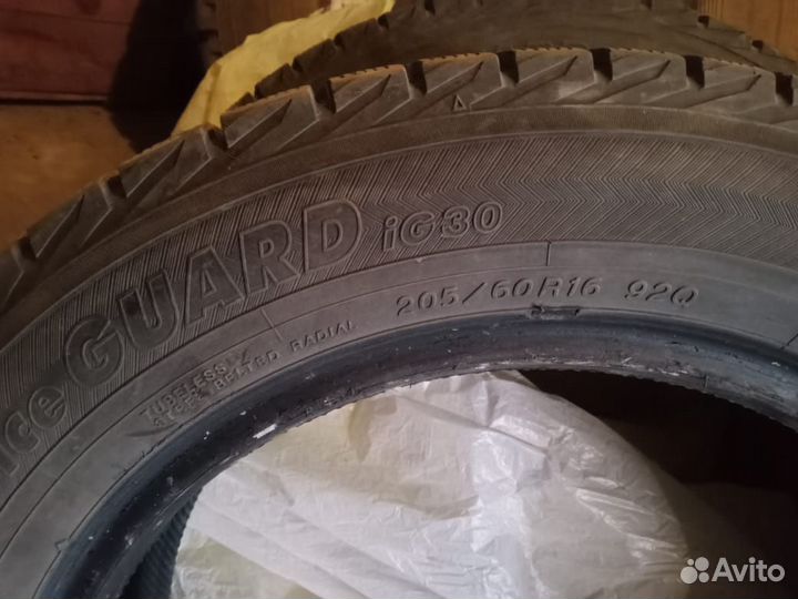 Yokohama Ice Guard IG30 205/60 R16 92Q