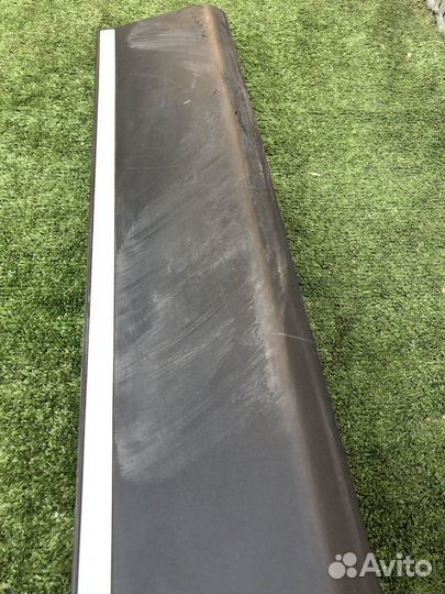 Молдинг передней правой двери вольво