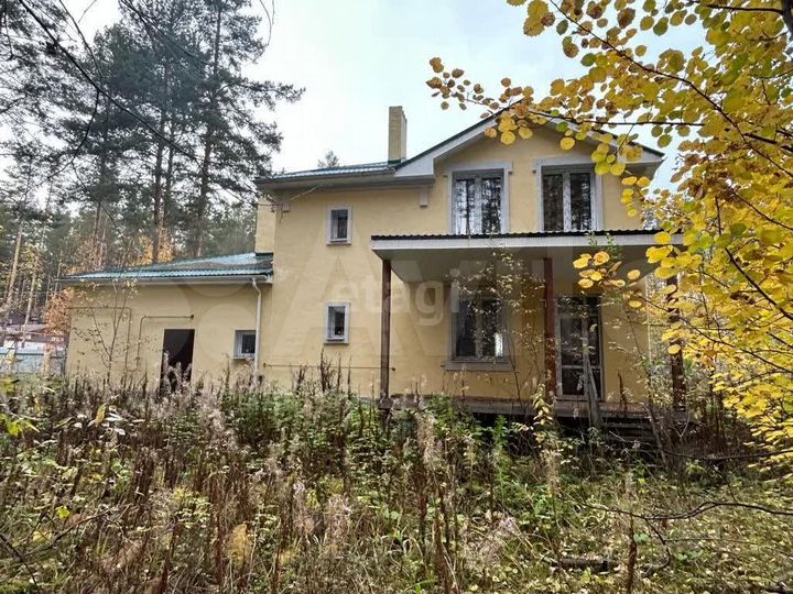 Дом 215 м² на участке 15 сот.