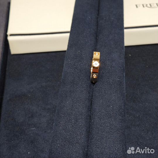 Кольцо Cartier Love бриллианты