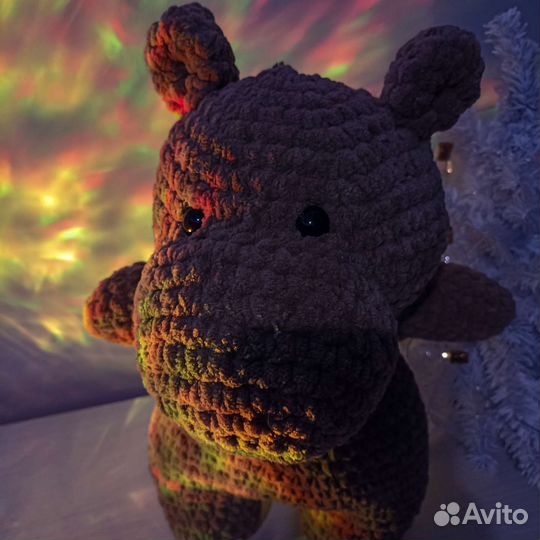 Плюшевый вязаный бегемотик