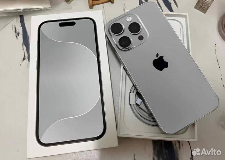 iPhone 15 Pro, 256 ГБ