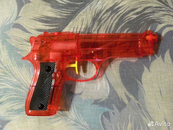 Водный пистолет и Флажок Триколор – Россия-Москва