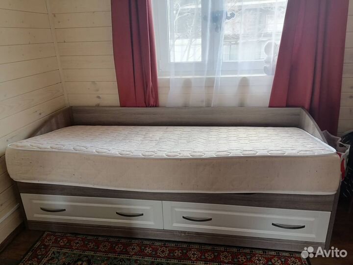 Кровать подростковая с матрасом