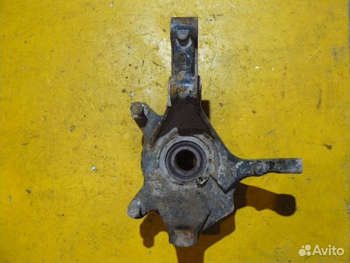 Кулак передний правый для Renault Laguna II