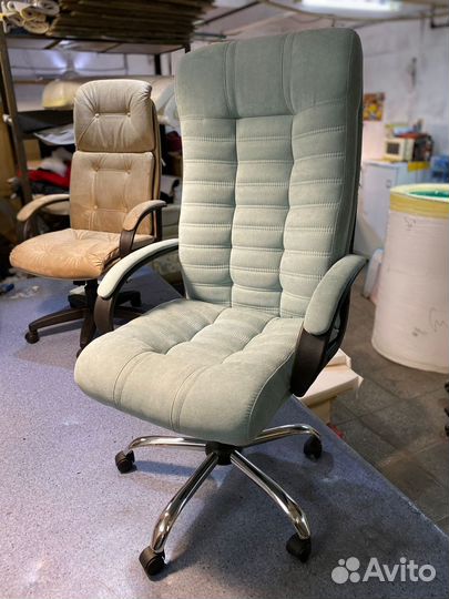 Офисное кресло