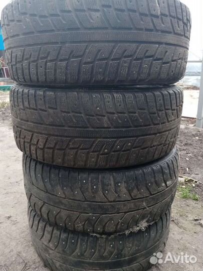 Kumho 722 215/50 R17 98