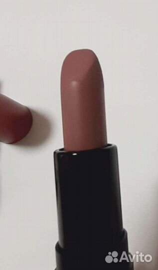 Помады Dolce and Gabbana, Armani, Shiseido