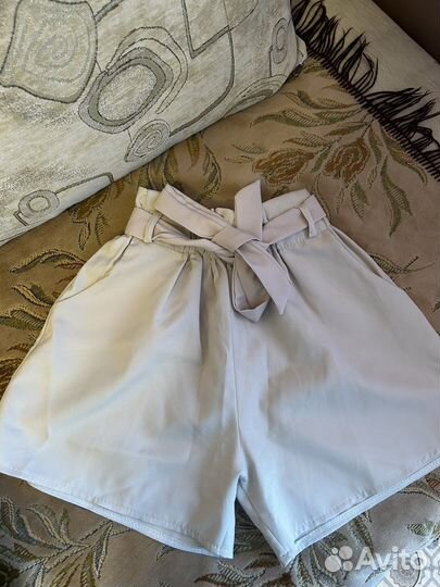 Шорты женские бежевые