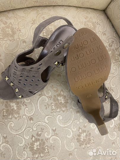 Босоножки Liujo