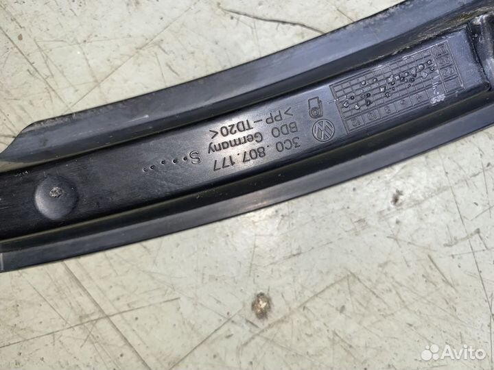 Кронштейн крепления бампера левый Volkswagen Passa