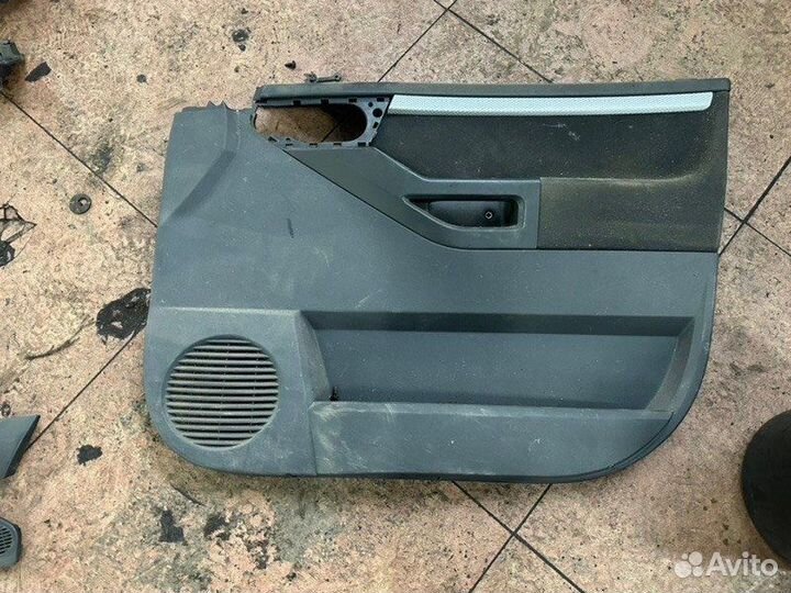 Обшивка двери передняя правая Opel Meriva A