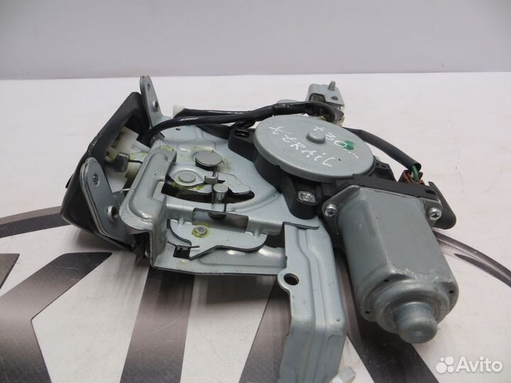 Электрозамок крышки багажника Nissan X-Trail T32