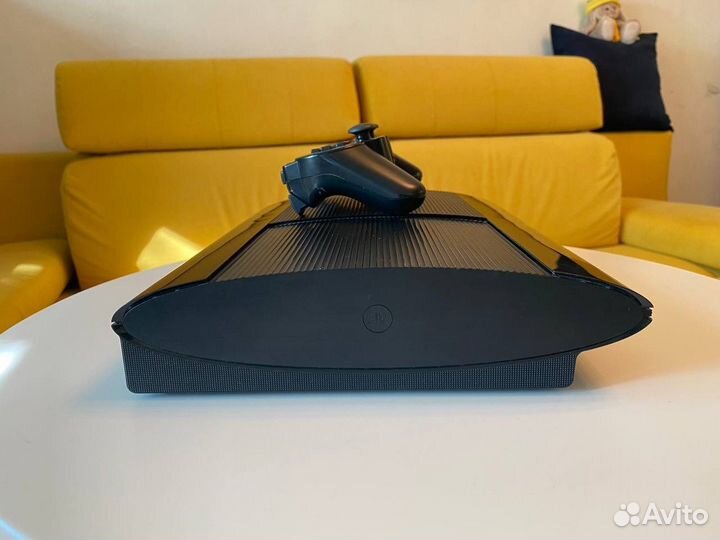 Sony playstation 3 super slim (PS3)