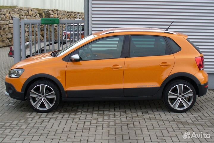 Автобокс на крышу Volkswagen Polo. Koffer