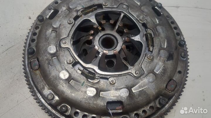 Маховик Volkswagen Touran