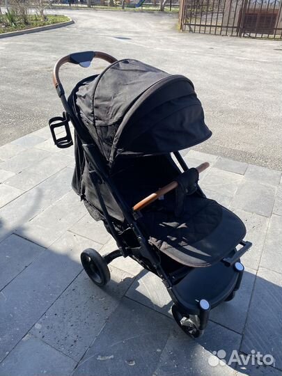 Коляска прогулочная уоуа plus мах