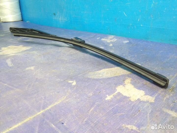 Поводок стеклоочистителя передний левый VW Golf V