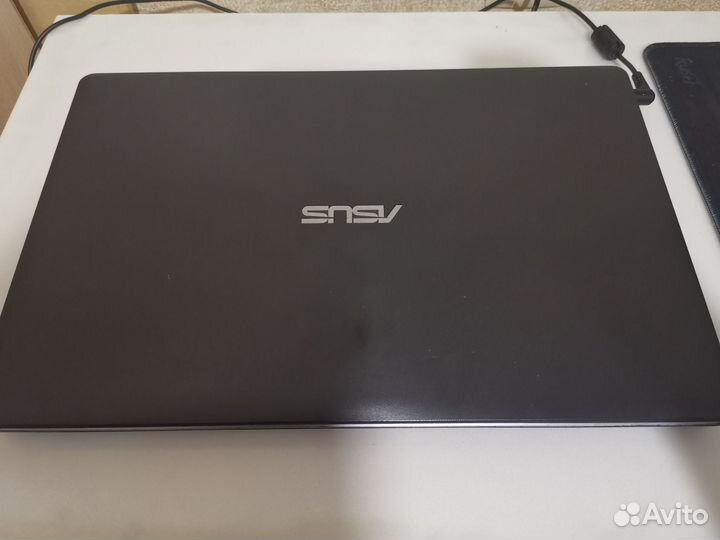 Ноутбук asus x550d