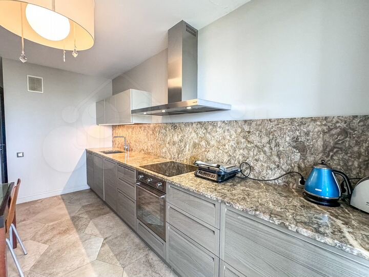 2-к. квартира, 65 м², 5/5 эт.