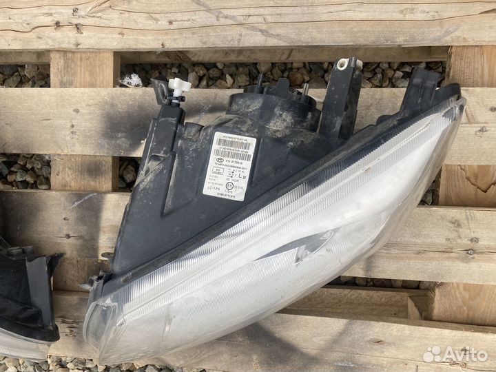 Передние фары Ваз-2190, Лада Гранта 1 с дефектом