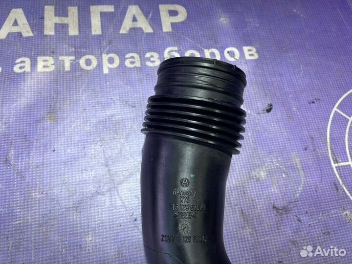 Воздушный патрубок Volkswagen Touareg 7L 5.0 AYH