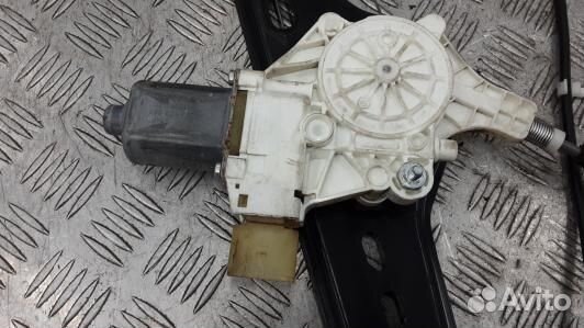 Стеклоподъемник передний левый BMW 3 E90/E91 (81Y0