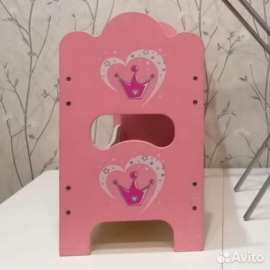 Коляска, кроватка, игрушечная гладильная доска