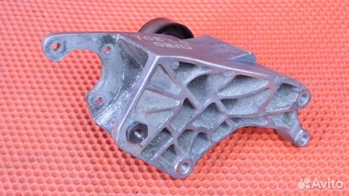 Кронштейн гур Hyundai Sonata NF L4KA 25252-25001