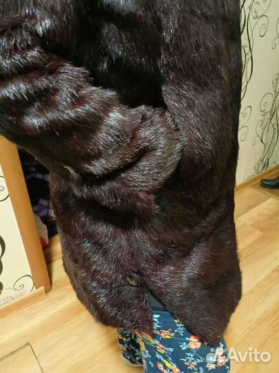 Шуба женская натуральная короткая нутрия