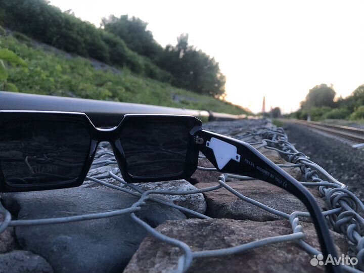 Солнцезащитные очки prada квадратные линзы