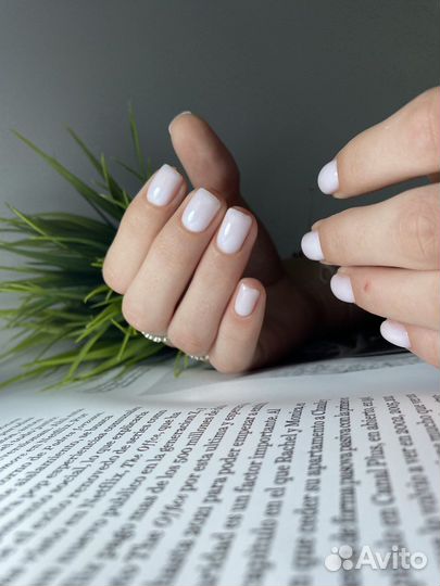 Модель на маникюр и педикюр